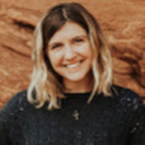 Meet your Posher, Lauren emily